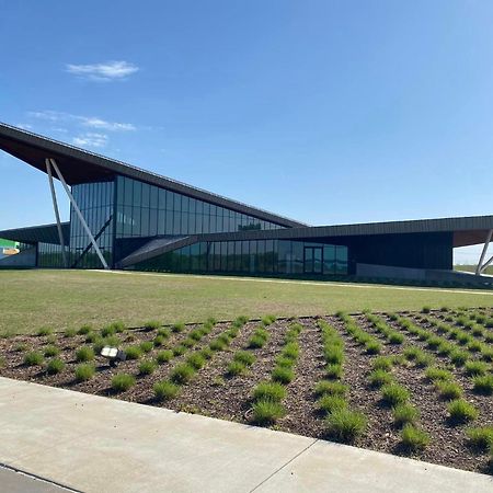 Old Fort Loft King & Queen Suites Nearest Accomodation To Marshals Museum Power Your Ev For Free! فورت سميث المظهر الخارجي الصورة
